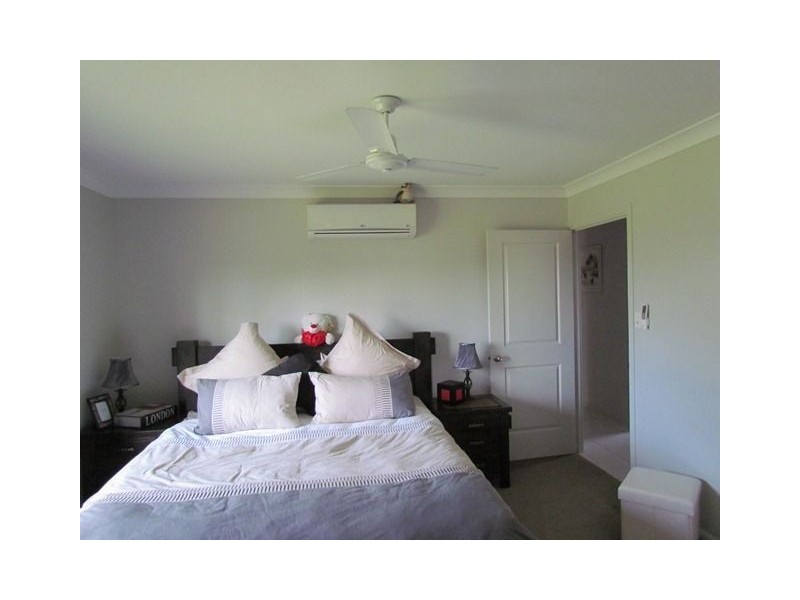 5 Rattray Street, Bushland Beach QLD 4818