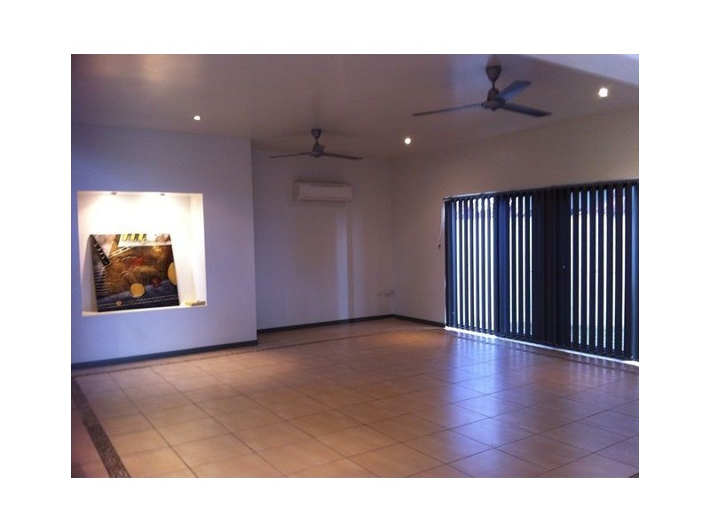 28B Jamaica Cres, Bushland Beach QLD 4818