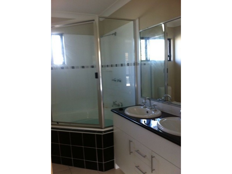 11 Romboli Court, Burdell QLD 4818