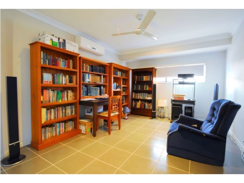 25 Iona Avenue, Burdell QLD 4818