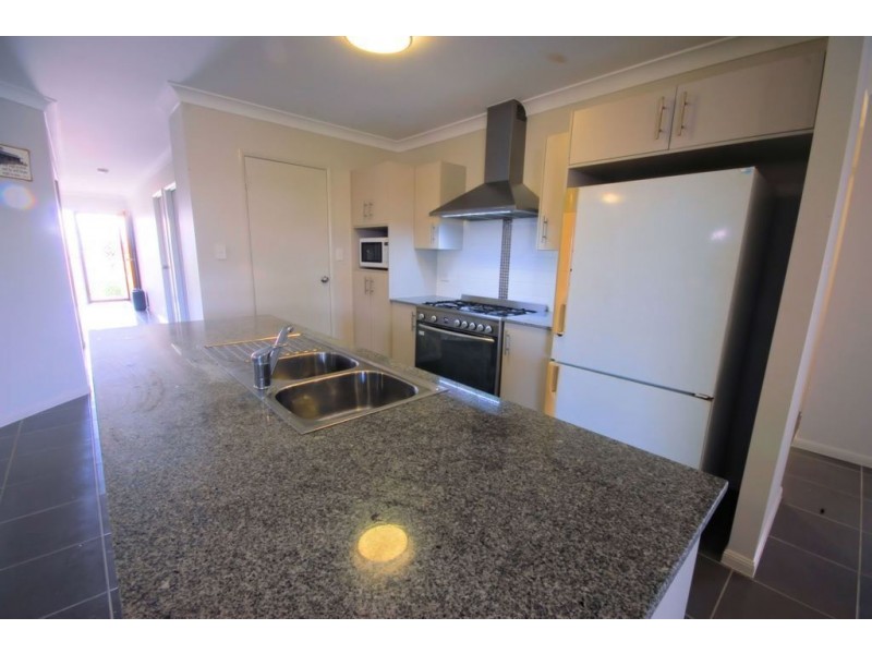 25 Iona Avenue, Burdell QLD 4818