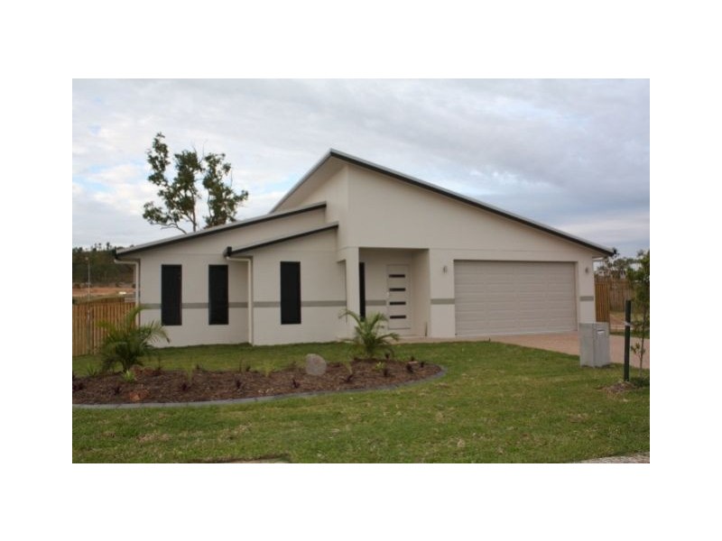 31 Hillock Crescent, Bushland Beach QLD 4818