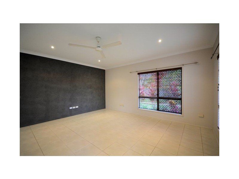 28 Donostia Cres, Bushland Beach QLD 4818