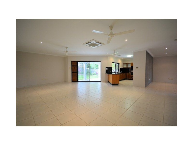 28 Donostia Cres, Bushland Beach QLD 4818