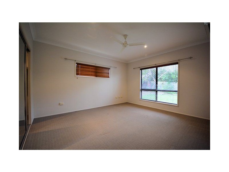 28 Donostia Cres, Bushland Beach QLD 4818