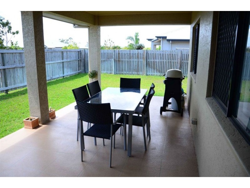 2 Oculina Street, Burdell QLD 4818