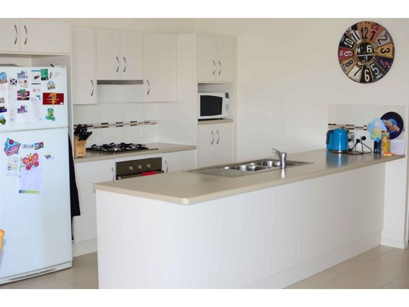 2 Oculina Street, Burdell QLD 4818