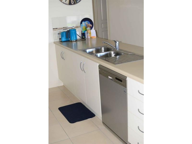 2 Oculina Street, Burdell QLD 4818