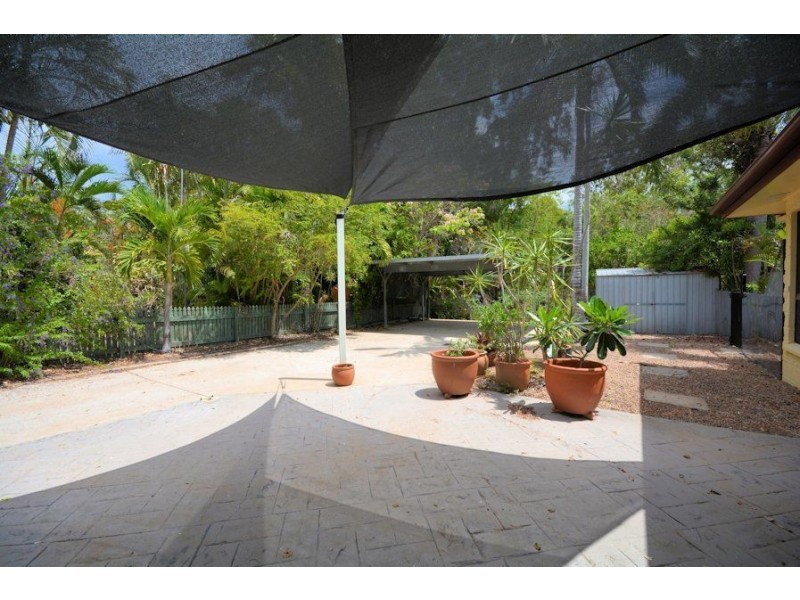 2 Manuka Court, Bushland Beach QLD 4818