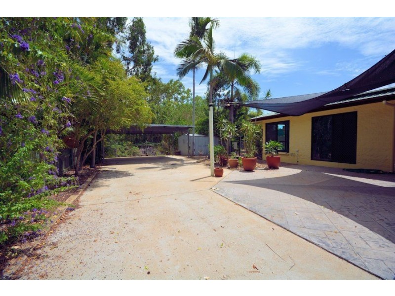 2 Manuka Court, Bushland Beach QLD 4818