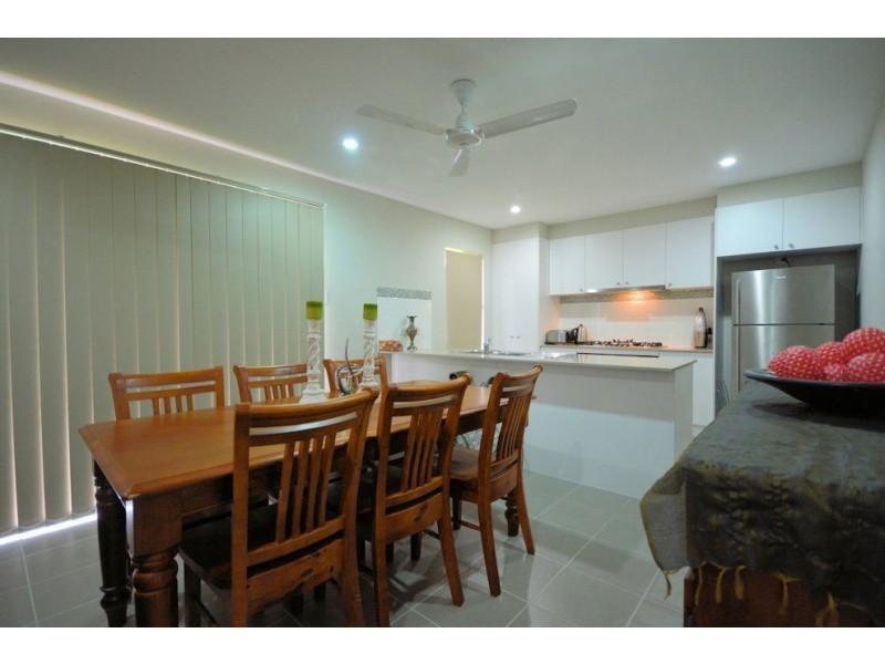 43 Hillock Cres, Bushland Beach QLD 4818