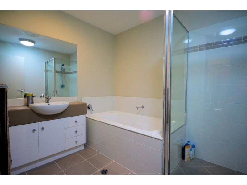 43 Hillock Cres, Bushland Beach QLD 4818