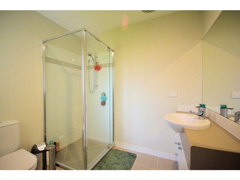 43 Hillock Cres, Bushland Beach QLD 4818