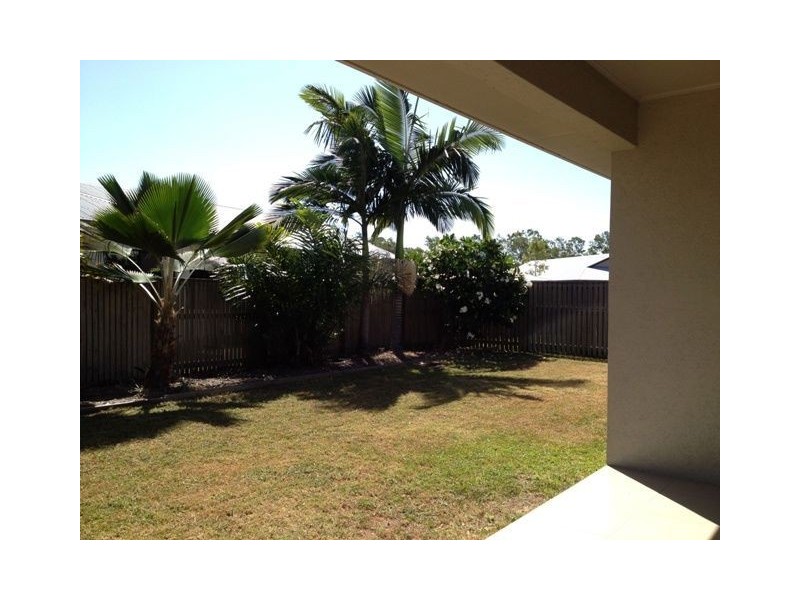 19 Coolaree Drive, Bushland Beach QLD 4818