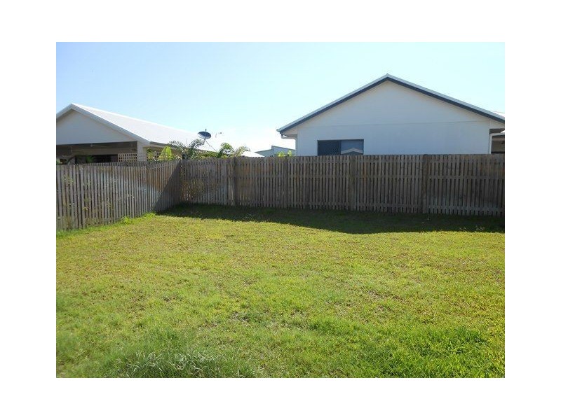 20 Daydream cct, Burdell QLD 4818