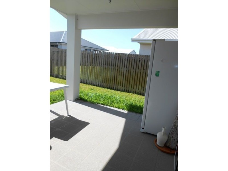 20 Daydream cct, Burdell QLD 4818