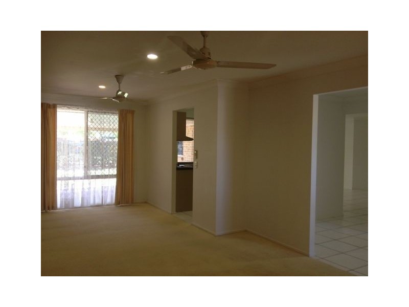 18 Dickenson Place, Kirwan QLD 4817