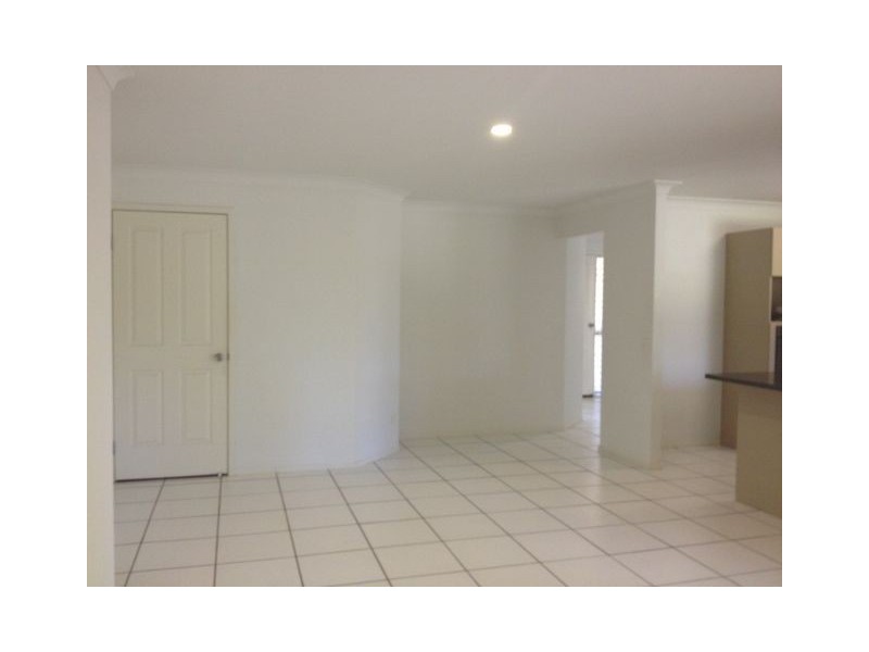 18 Dickenson Place, Kirwan QLD 4817