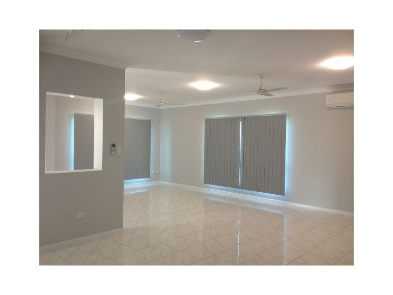 41 Hillock Street, Bushland Beach QLD 4818