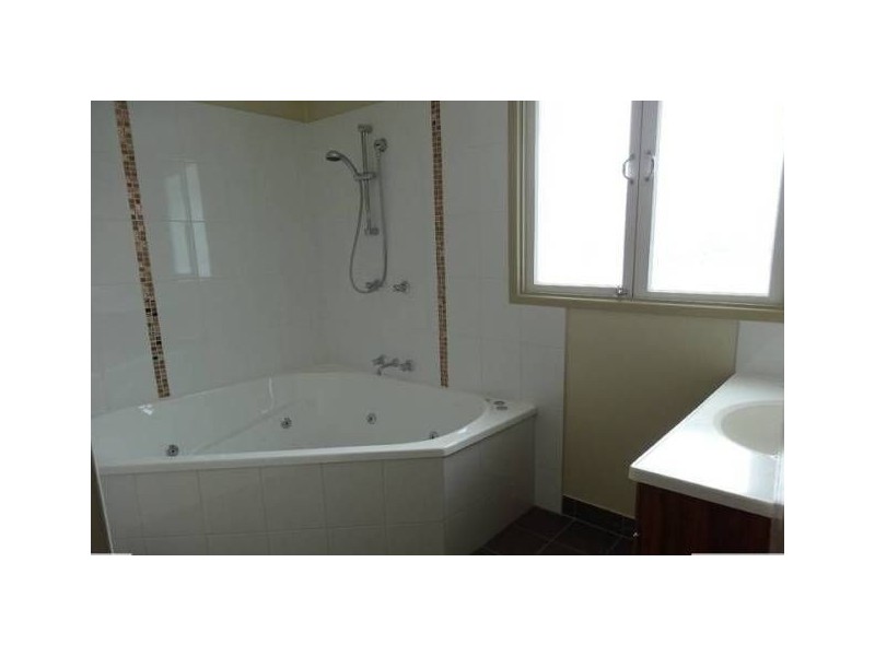 13 Cannan Street, South Townsville QLD 4810