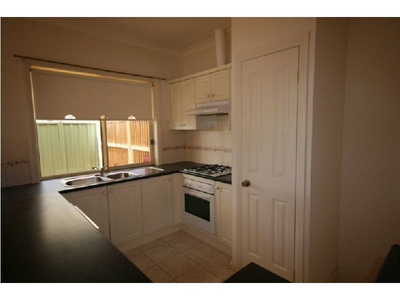 4 Oriole Walk, Mawson Lakes SA 5095