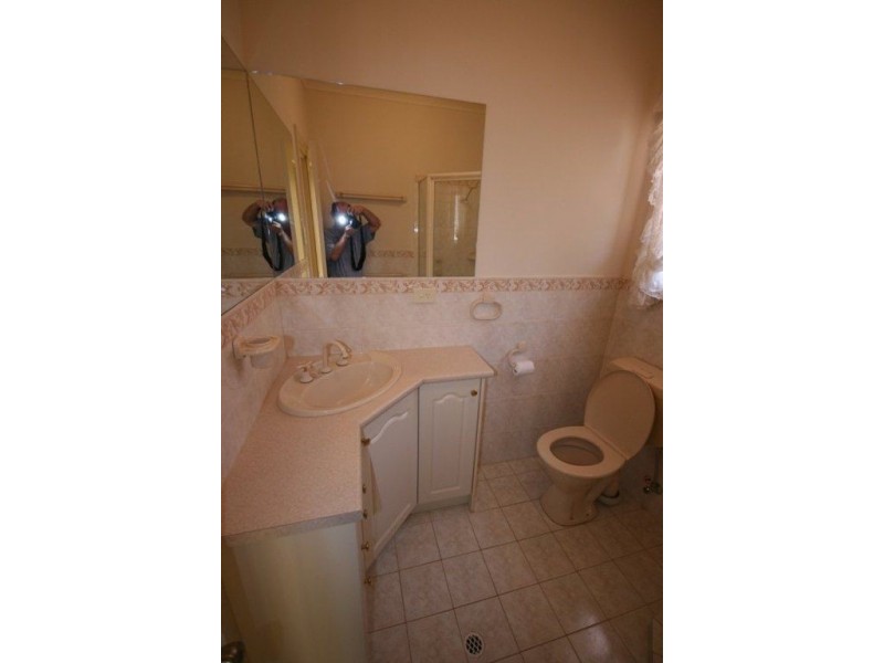 4 Oriole Walk, Mawson Lakes SA 5095