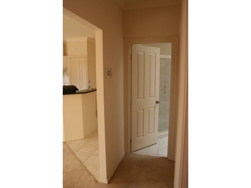 4 Oriole Walk, Mawson Lakes SA 5095