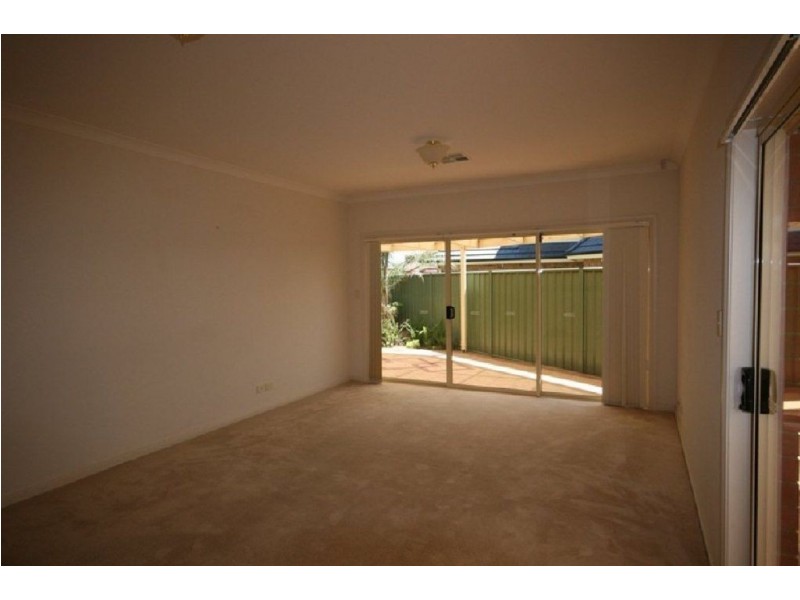 4 Oriole Walk, Mawson Lakes SA 5095