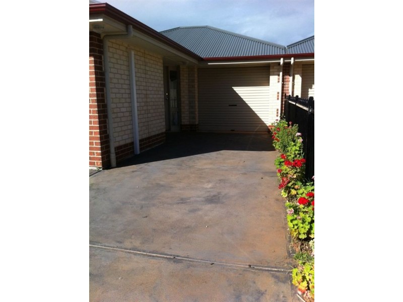 33 Marleycombe Road, Elizabeth Vale SA 5112