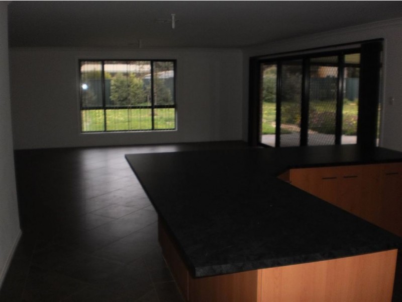 12 Jemalong Crescent, Roseworthy SA 5371