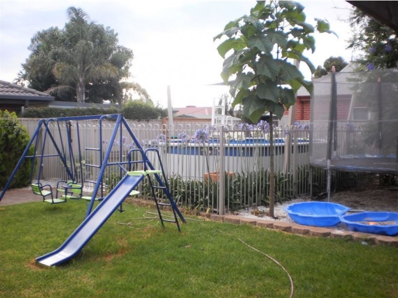 17 Holmes Street, Willaston SA 5118