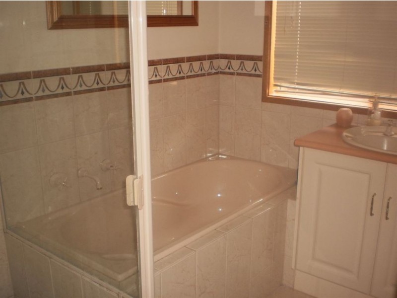 8 Creedon Close, Evanston Park SA 5116