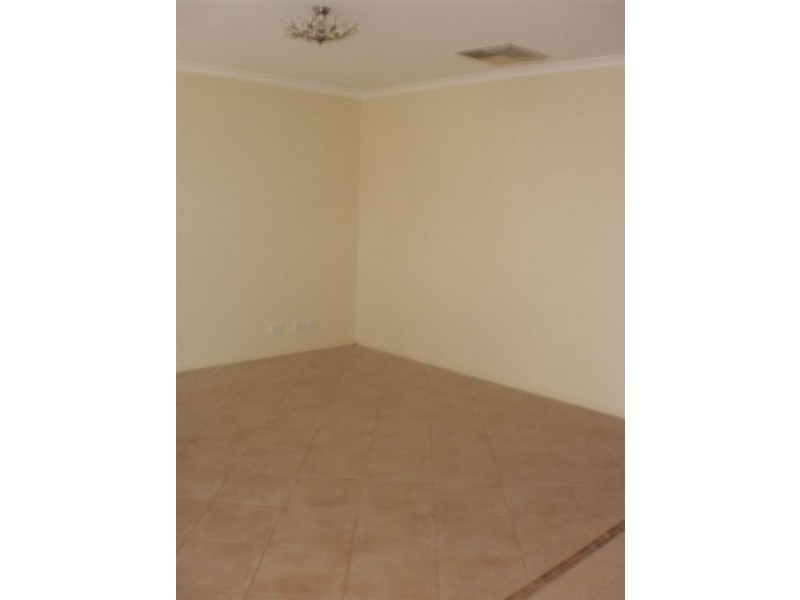 31 Thiele Crescent, Evanston Park SA 5116