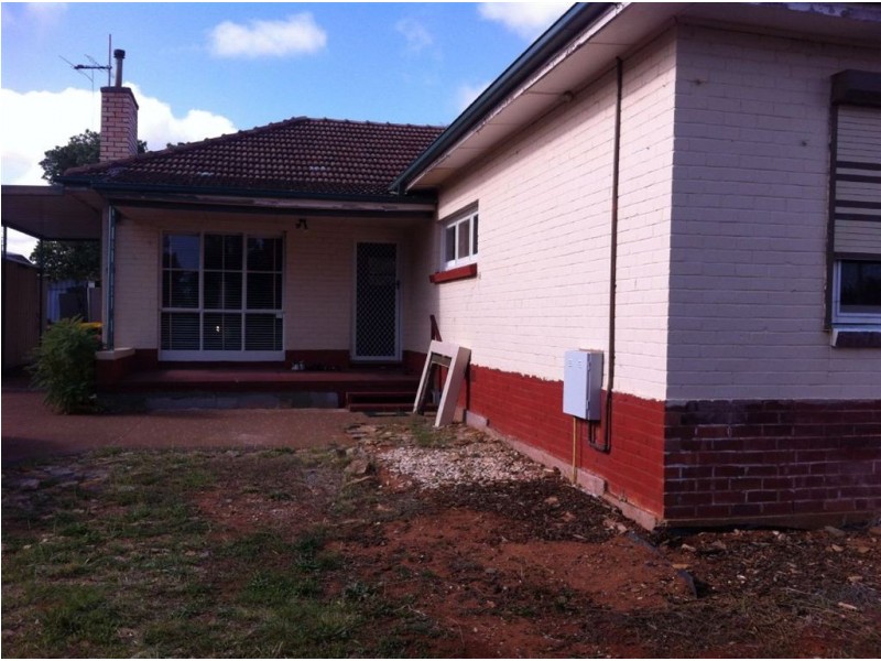 8 Sullivan Road, Elizabeth Park SA 5113