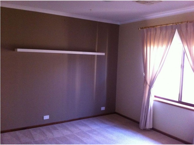 35 Gleeson Grove, Evanston Park SA 5116