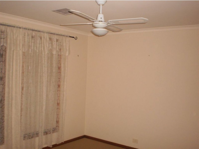 8 Creedon Close, Evanston Park SA 5116