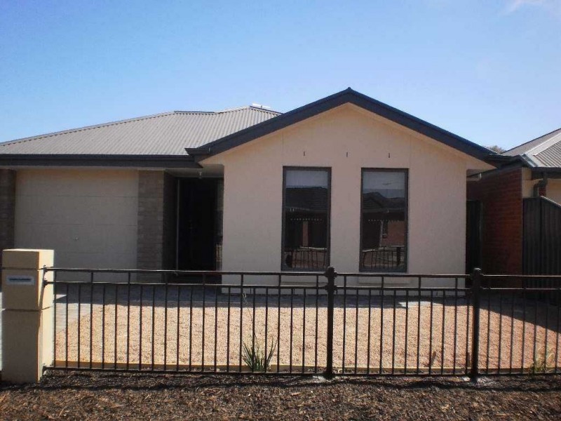 35 Semillion Crescent, Andrews Farm SA 5114