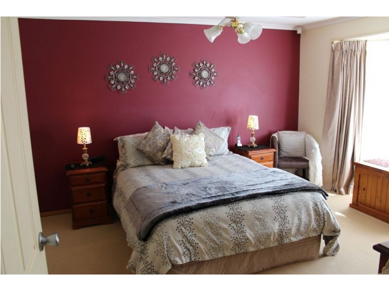 18 Oaklands Circuit, Hewett SA 5118