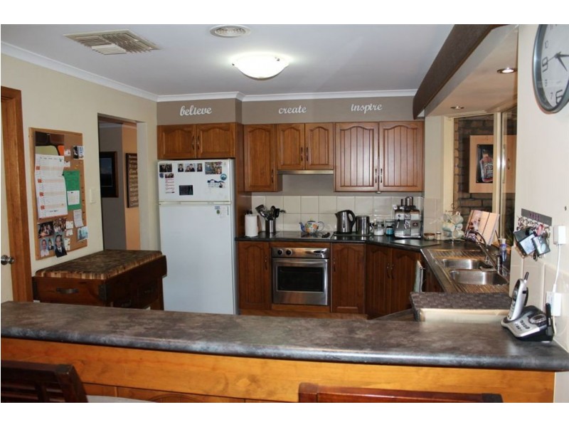 18 Oaklands Circuit, Hewett SA 5118