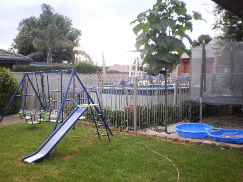 17 Holmes Street, Willaston SA 5118