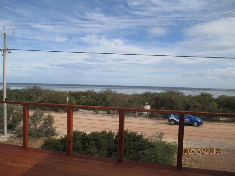 17 The Esplanade, Thompson Beach SA 5501