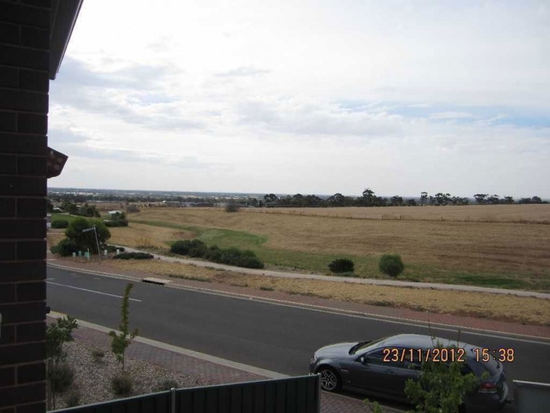99 Kingate Blvd, Blakeview SA 5114
