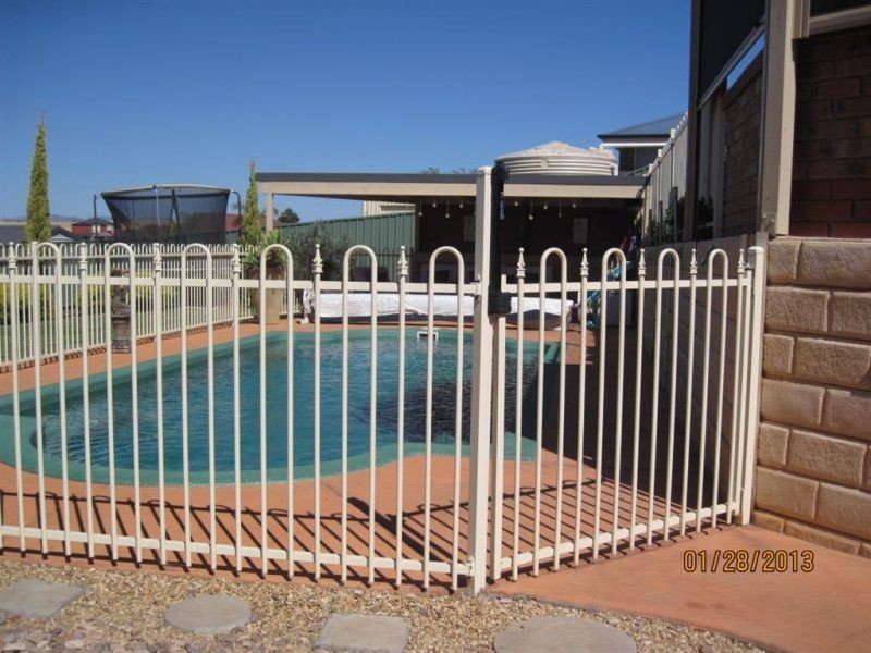 18 Oaklands Circuit, Hewett SA 5118