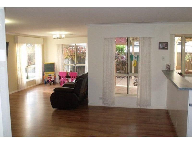 15 Dawn Close, Andrews Farm SA 5114