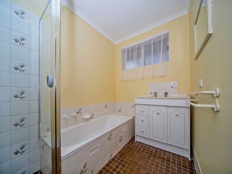 17 President Avenue, Andrews Farm SA 5114