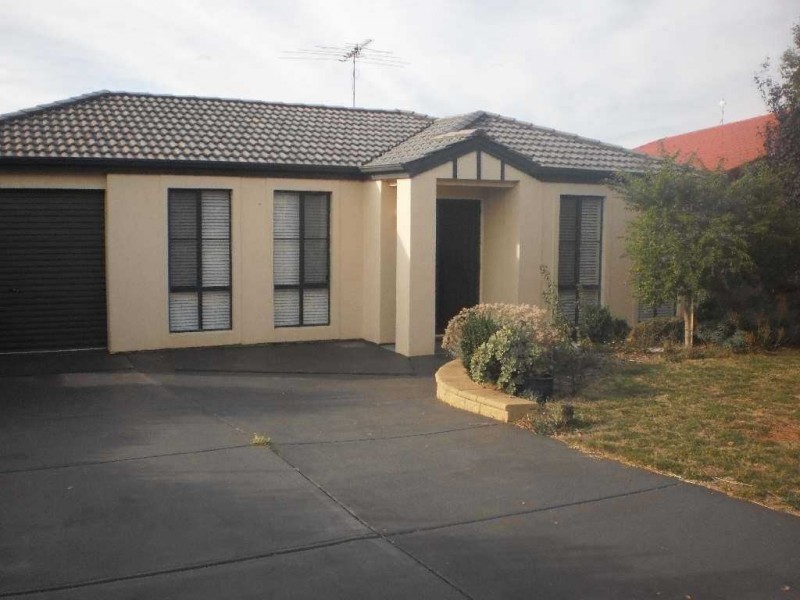 31 Thiele Crescent, Evanston Park SA 5116