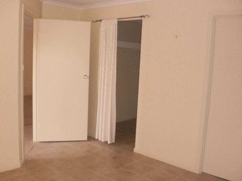 31 Thiele Crescent, Evanston Park SA 5116