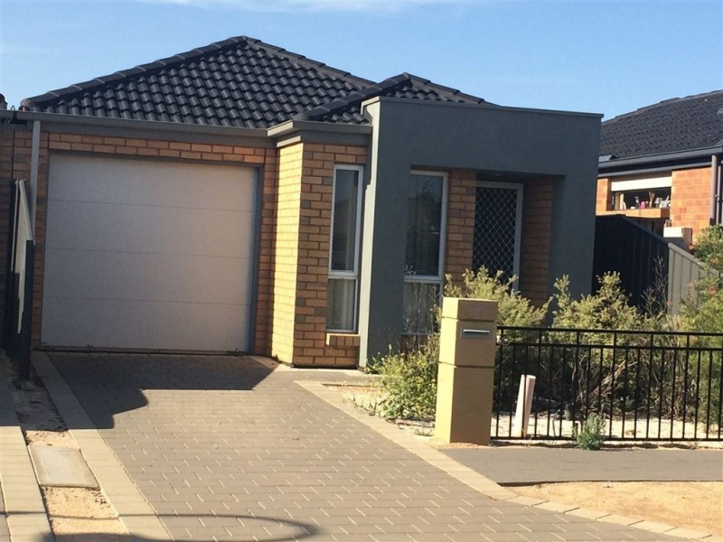 10 Lyons Street, Andrews Farm SA 5114