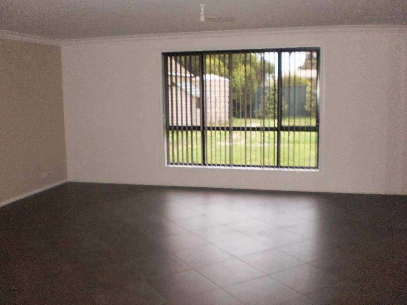 12 Jemalong Crescent, Roseworthy SA 5371