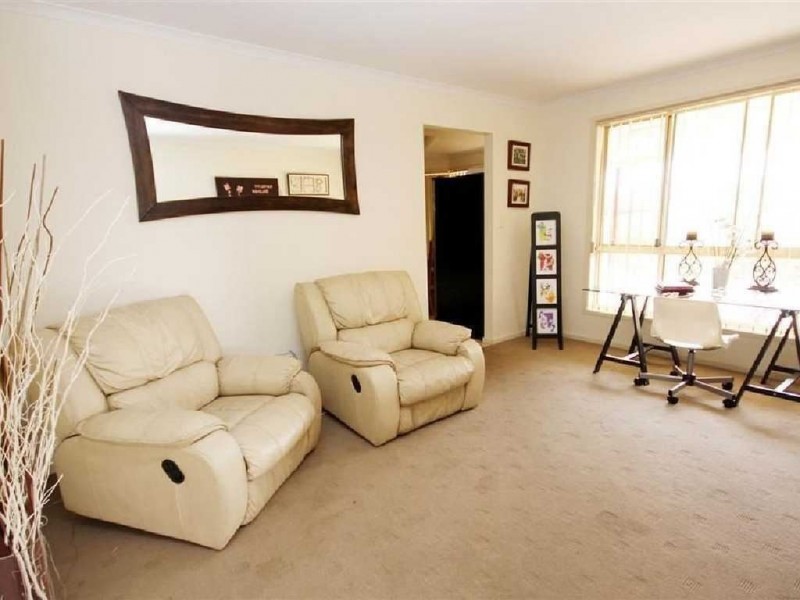 15 Lumsden Court, Evanston Park SA 5116